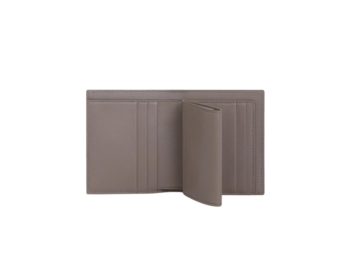 Small Strap Wallet Essentials in Bicolour Grained Calfskin