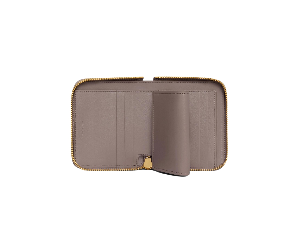https://d2cva83hdk3bwc.cloudfront.net/celine-small-zipped-wallet-essentials-in-grained-calfskin-with-gold-finishing-pebble-3.jpg