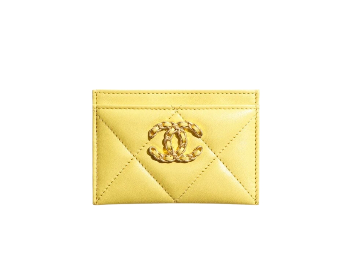 Chanel 19 Card Holder Quilted Lambskin Neutral