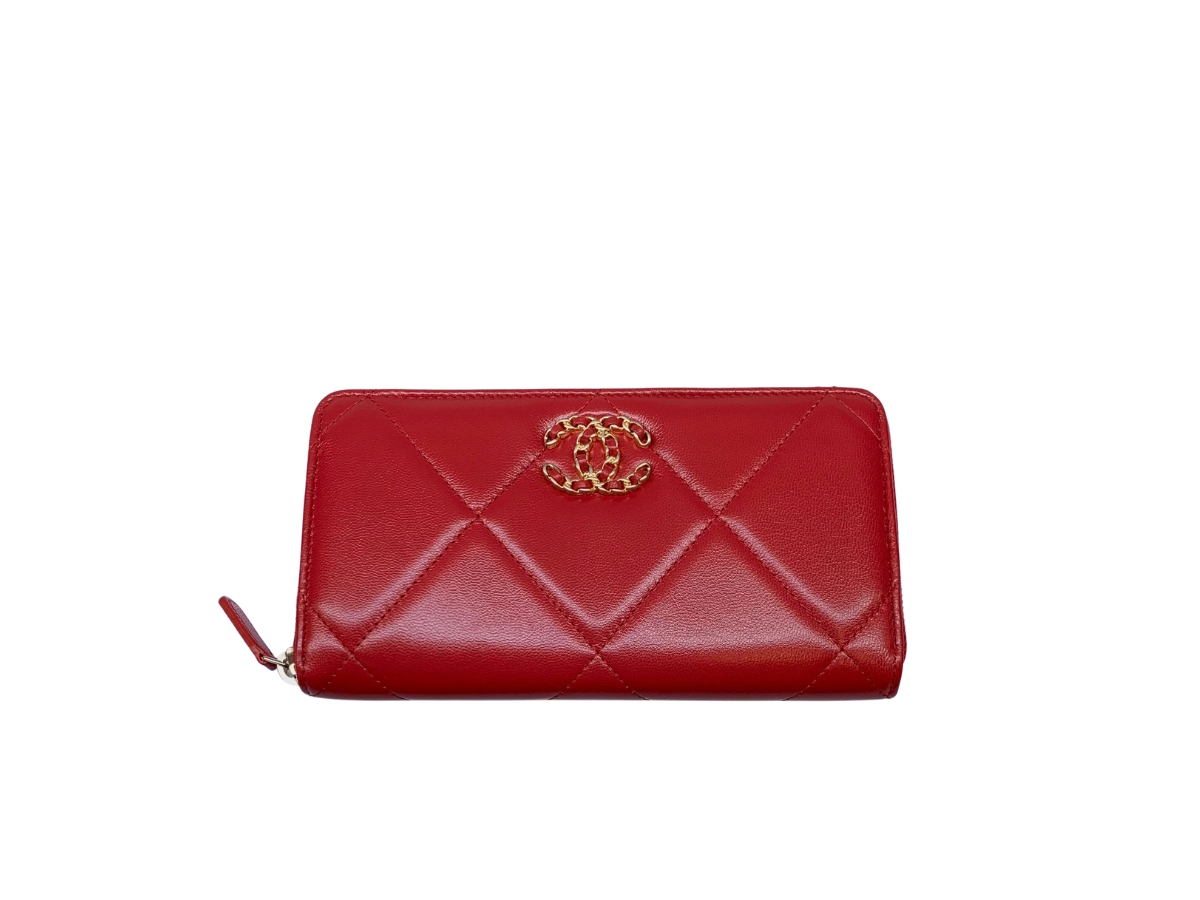 Chanel 19 long flap wallet - Shiny lambskin, gold-tone, silver-tone