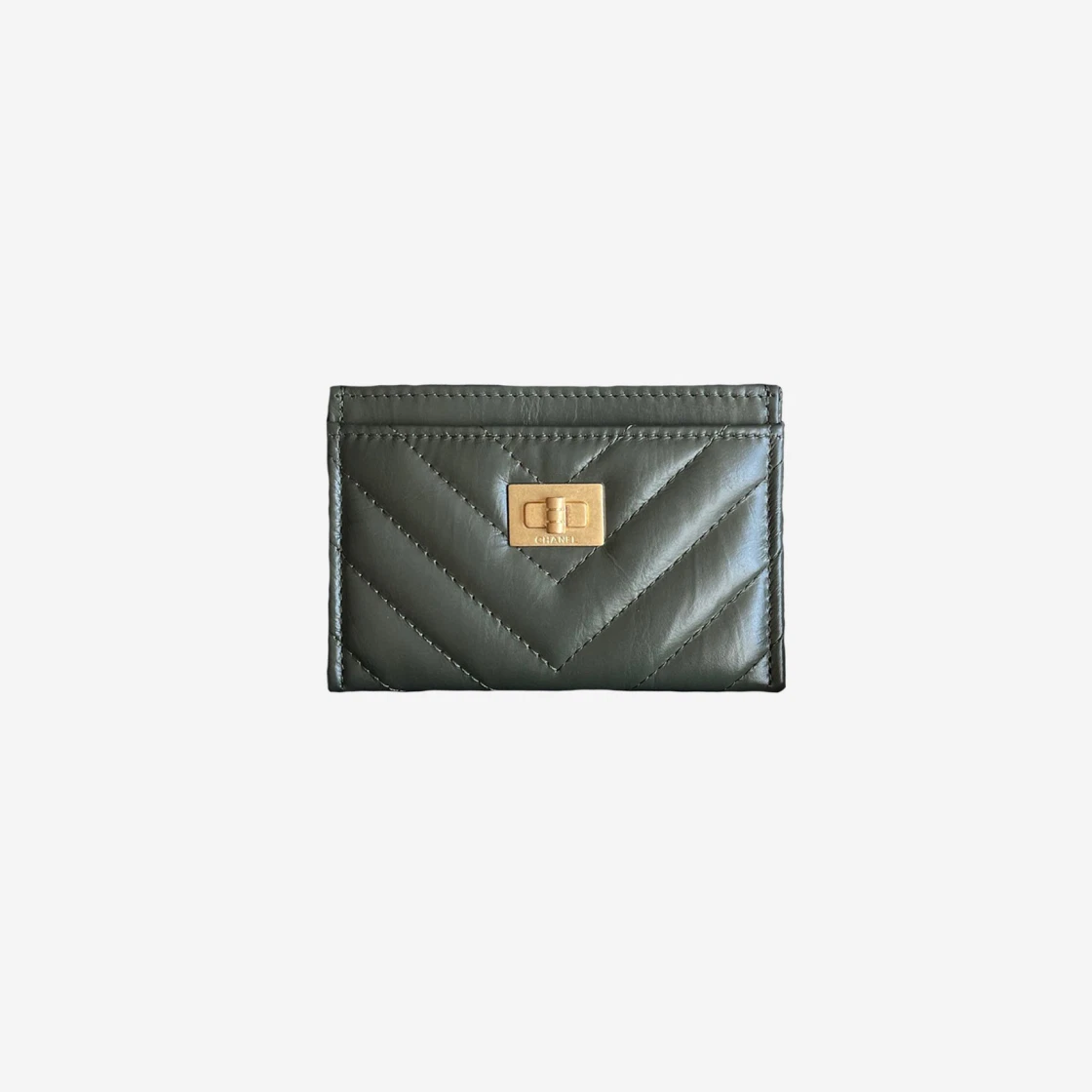 https://d2cva83hdk3bwc.cloudfront.net/chanel-2.55-card-holder-shiny-crumpled-calfskin%C2%A0%26-gold-khaki-2.jpg