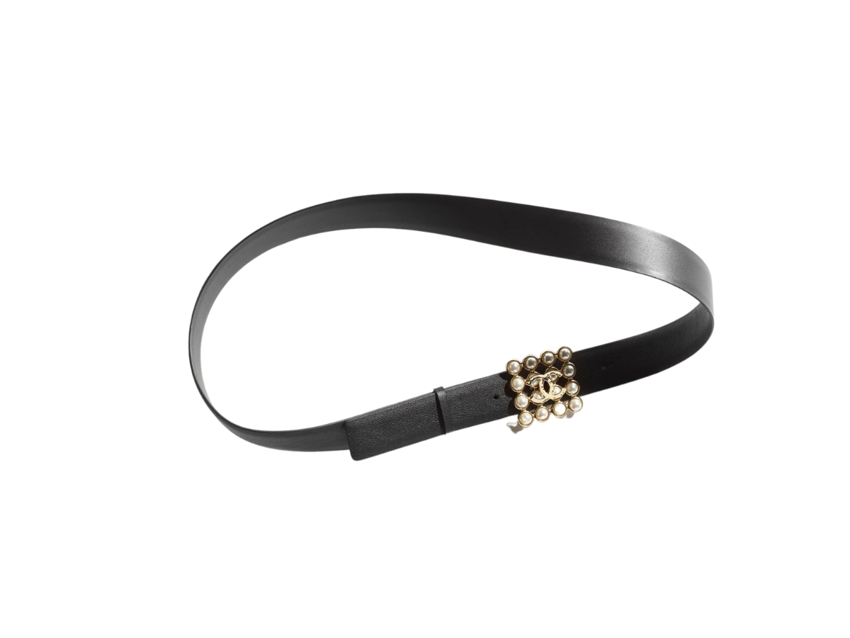 CC BELT 20MM IN WHITE CALFSKIN GOLD HARDWARE ATTACH PEARLS