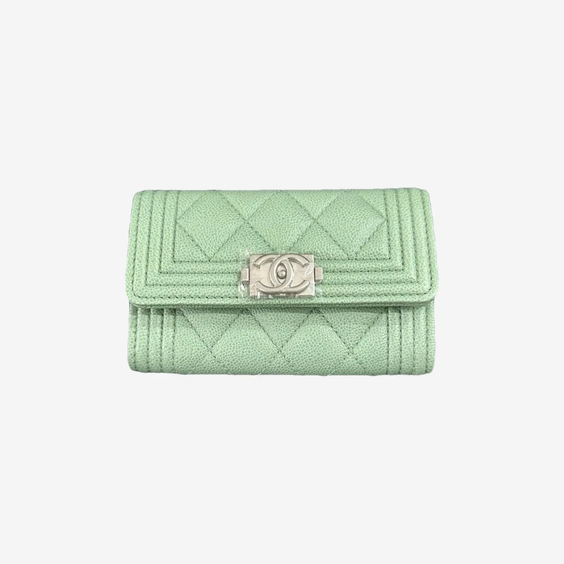 https://d2cva83hdk3bwc.cloudfront.net/chanel-boy-chanel-flap-card-holder-shiny-grained-calfskin-%26-silver-light-green-1.jpg