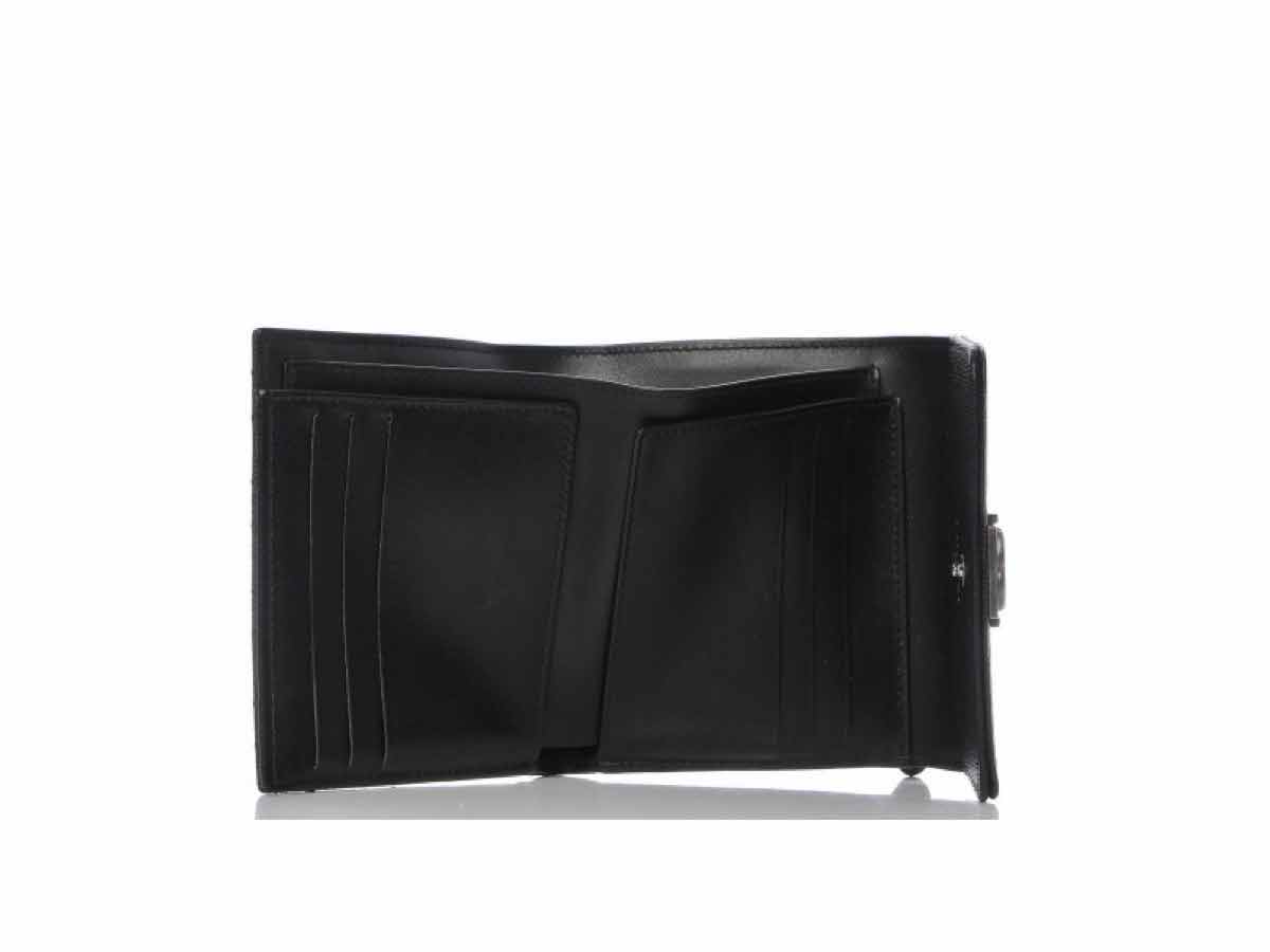 https://d2cva83hdk3bwc.cloudfront.net/chanel-boy-flap-wallet-caviar-quilted-black-2.jpg
