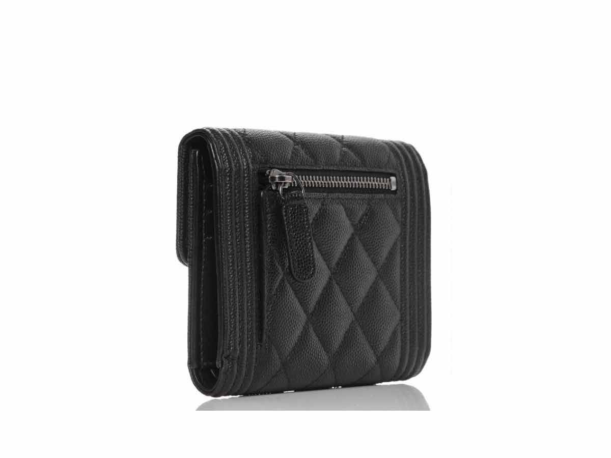 https://d2cva83hdk3bwc.cloudfront.net/chanel-boy-flap-wallet-caviar-quilted-black-3.jpg