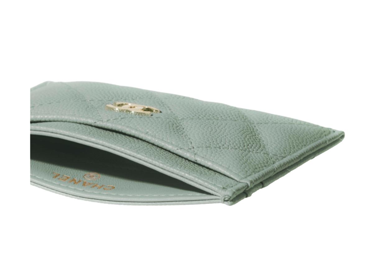 https://d2cva83hdk3bwc.cloudfront.net/chanel-card-holder-grained-shiny-calfskin---gold-tone-metal-green-2.jpg