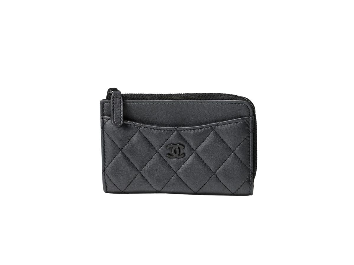 https://d2cva83hdk3bwc.cloudfront.net/chanel-card-holder-in-lambskin-with-black-tone-metal-black-1.jpg