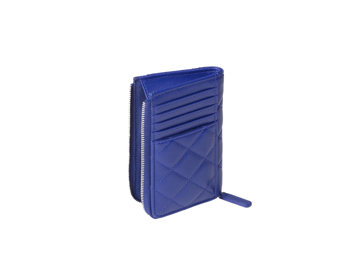 https://d2cva83hdk3bwc.cloudfront.net/chanel-card-holder-in-lambskin-with-silver-tone-metal-blue-3.jpg