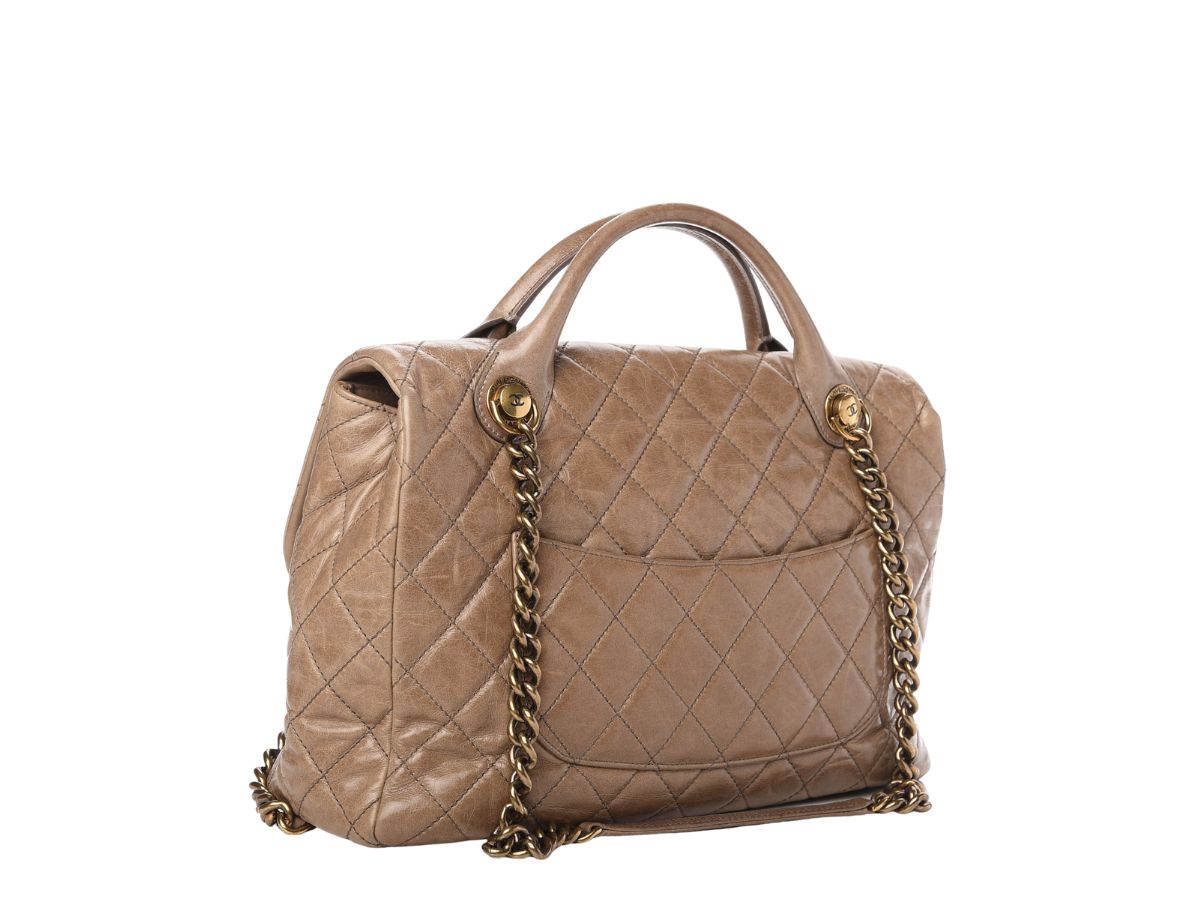 Chanel castle 2025 rock flap bag