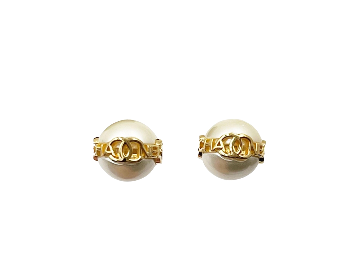 https://d2cva83hdk3bwc.cloudfront.net/chanel-cc-earrings-in-letter-pearl-piercing-gold-1.jpg
