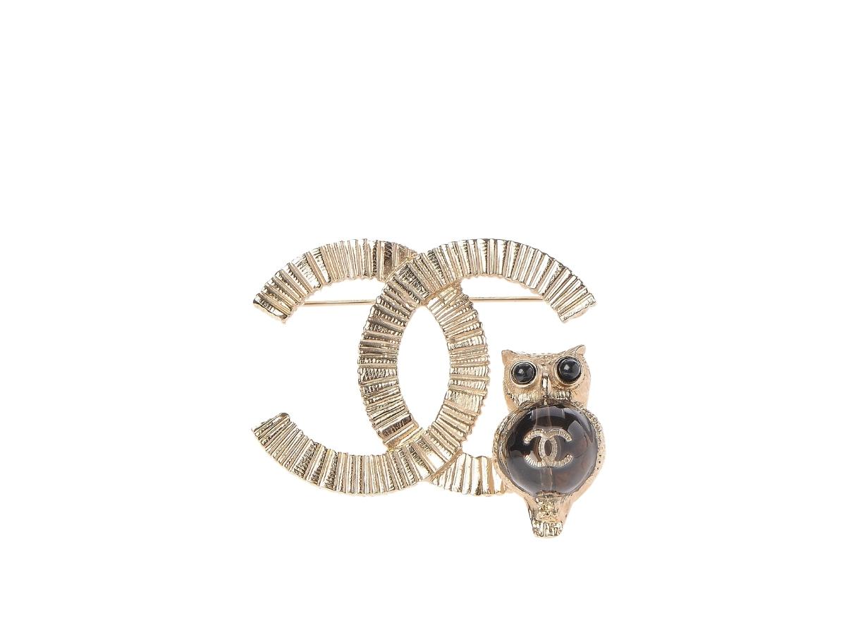 SASOM  เครื่องประดับ Chanel CC Owl Brooch In Gold Hardware Black Pearl  เช็คราคาล่าสุด