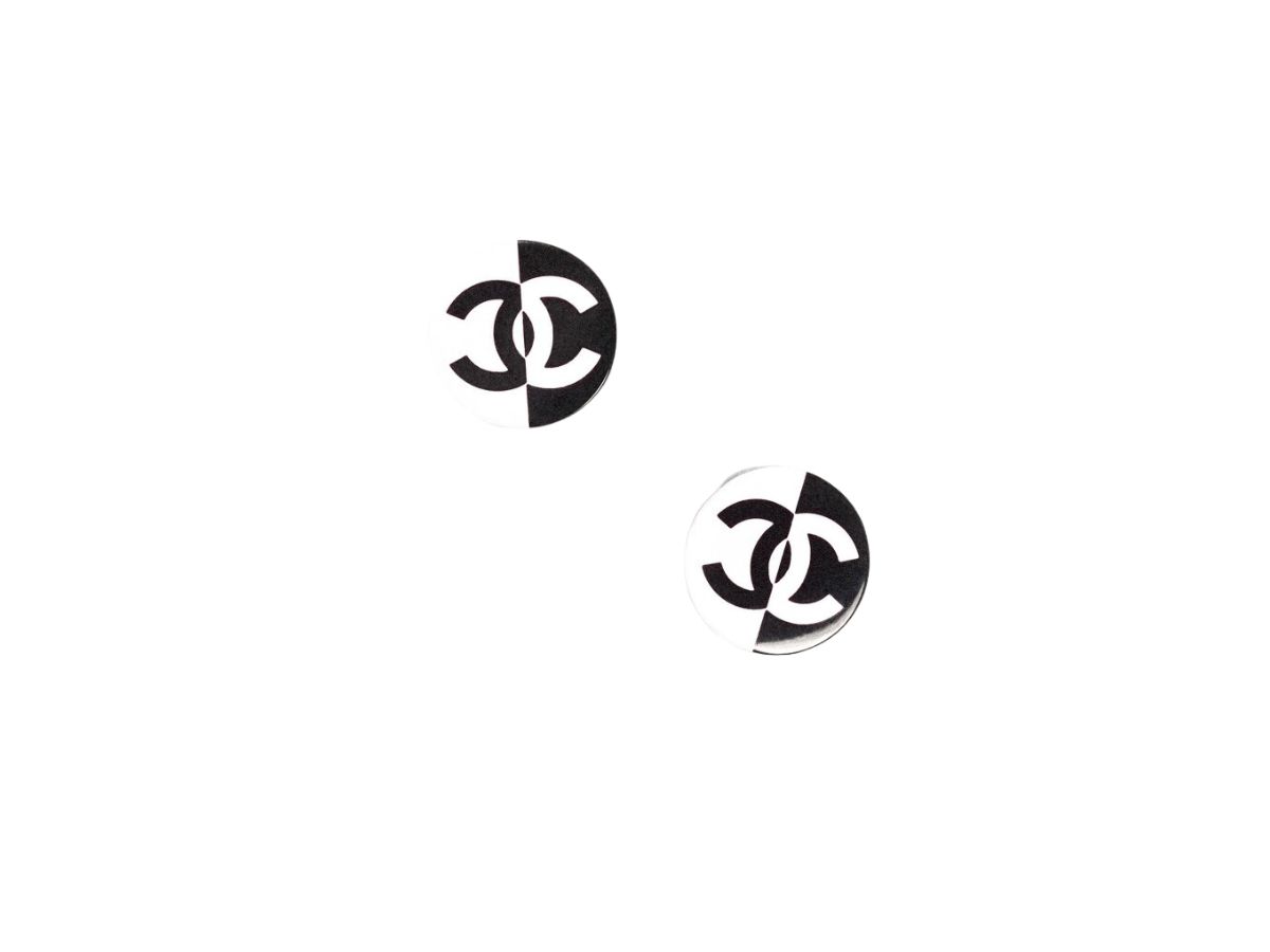 https://d2cva83hdk3bwc.cloudfront.net/chanel-circle-stud-earrings-black-white-1.jpg