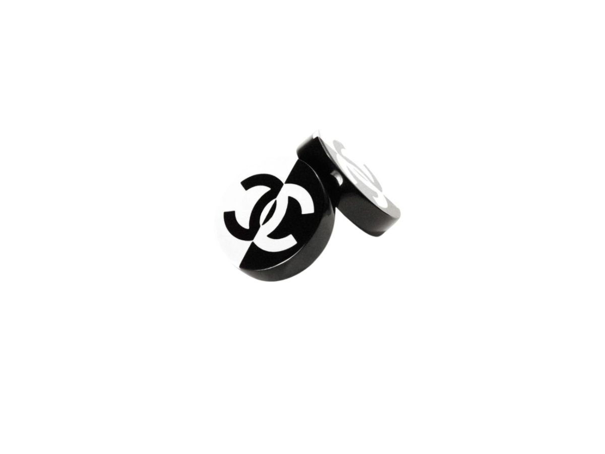 https://d2cva83hdk3bwc.cloudfront.net/chanel-circle-stud-earrings-black-white-2.jpg