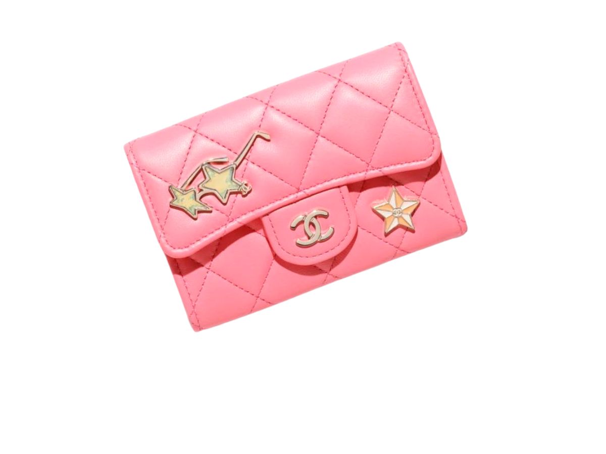 https://d2cva83hdk3bwc.cloudfront.net/chanel-classic-card-holder-in-lambskin-with-enamel-and-gold-tone-metal-coral-pink-2.jpg