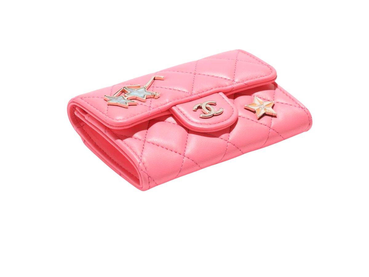 https://d2cva83hdk3bwc.cloudfront.net/chanel-classic-card-holder-in-lambskin-with-enamel-and-gold-tone-metal-coral-pink-3.jpg