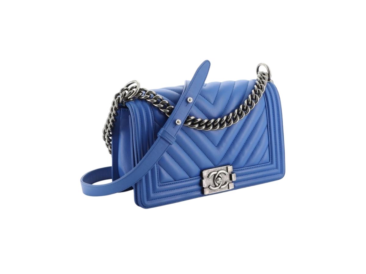 https://d2cva83hdk3bwc.cloudfront.net/chanel-classic-flap-boy-chevron-old-medium-blue-calfskin-leather-shoulder-bag-2.jpg