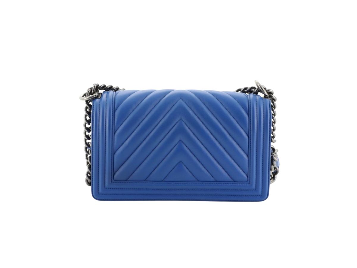 https://d2cva83hdk3bwc.cloudfront.net/chanel-classic-flap-boy-chevron-old-medium-blue-calfskin-leather-shoulder-bag-3.jpg