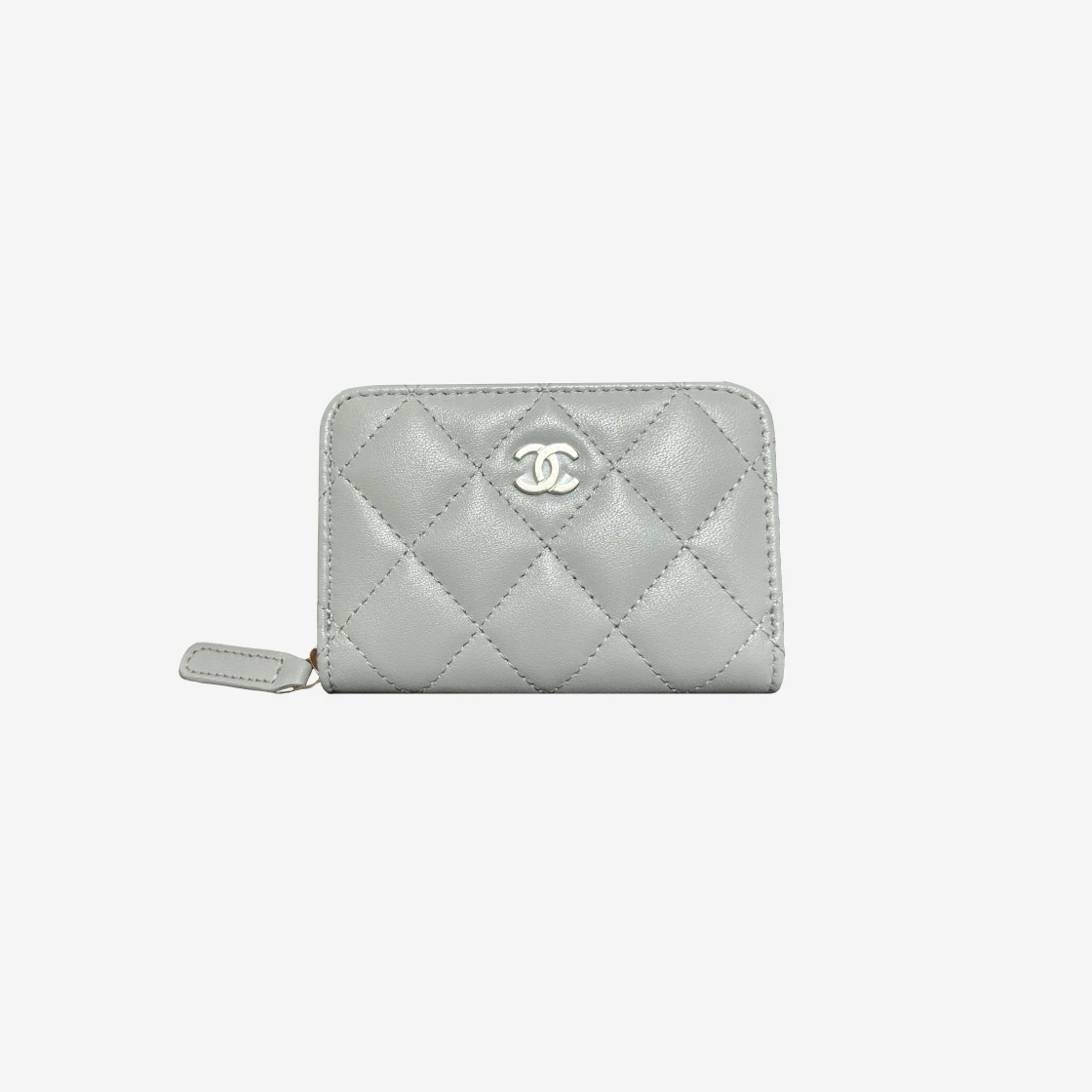 https://d2cva83hdk3bwc.cloudfront.net/chanel-classic-zipped-coin-purse-lambskin-%26-gold-light-grey-2.jpg