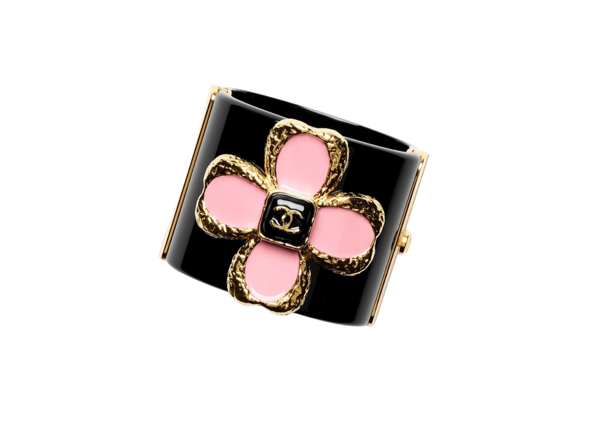 https://d2cva83hdk3bwc.cloudfront.net/chanel-cuff-in-resin-with-metal-hardware-black-pink-gold-1.jpg