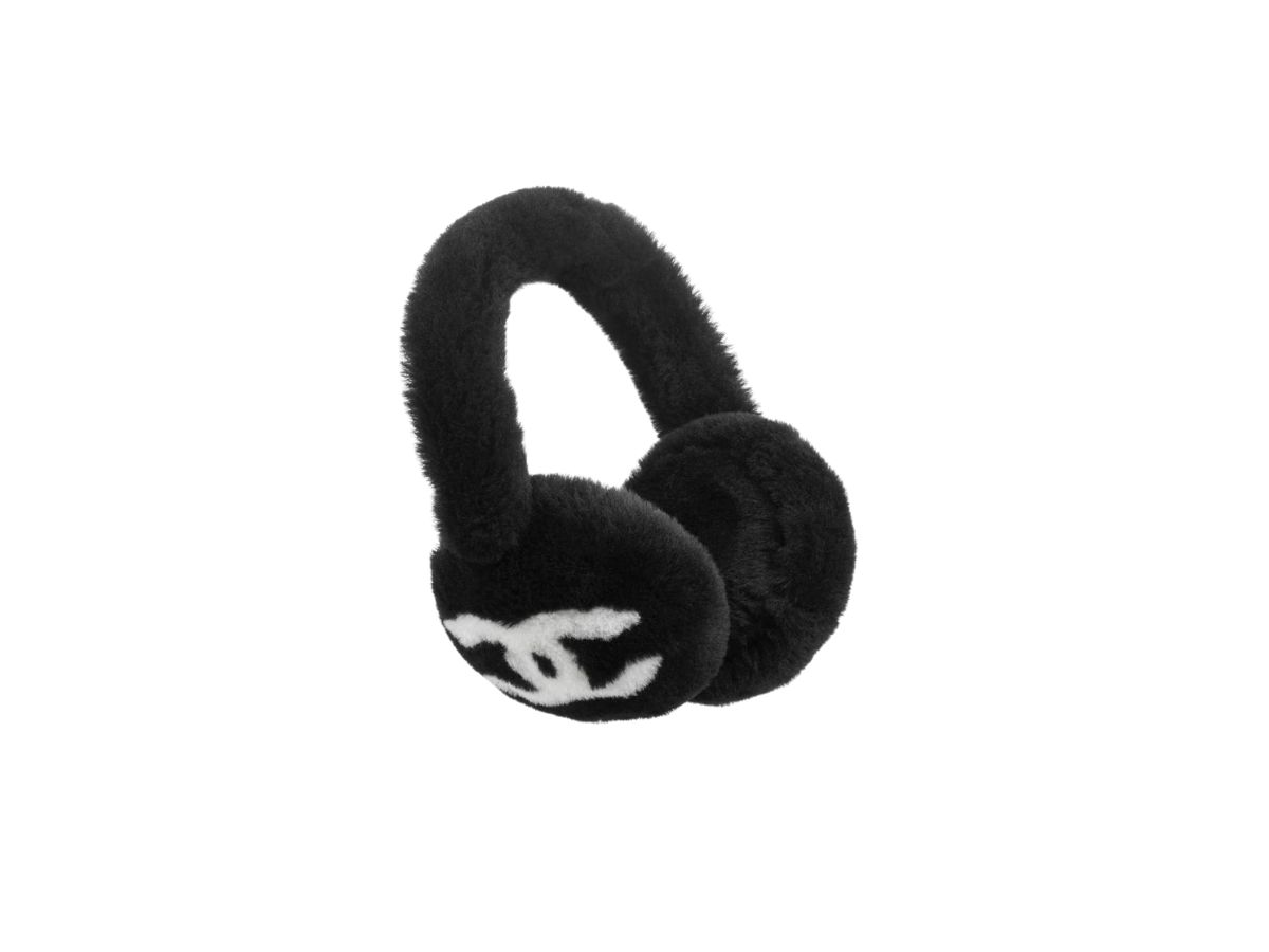 https://d2cva83hdk3bwc.cloudfront.net/chanel-earmuffs-in-shearling-lambskin-black-and-white-2.jpg
