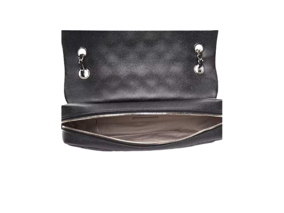 https://d2cva83hdk3bwc.cloudfront.net/chanel-easy-flap-quilted-diamond-jumbo-black-3.jpg
