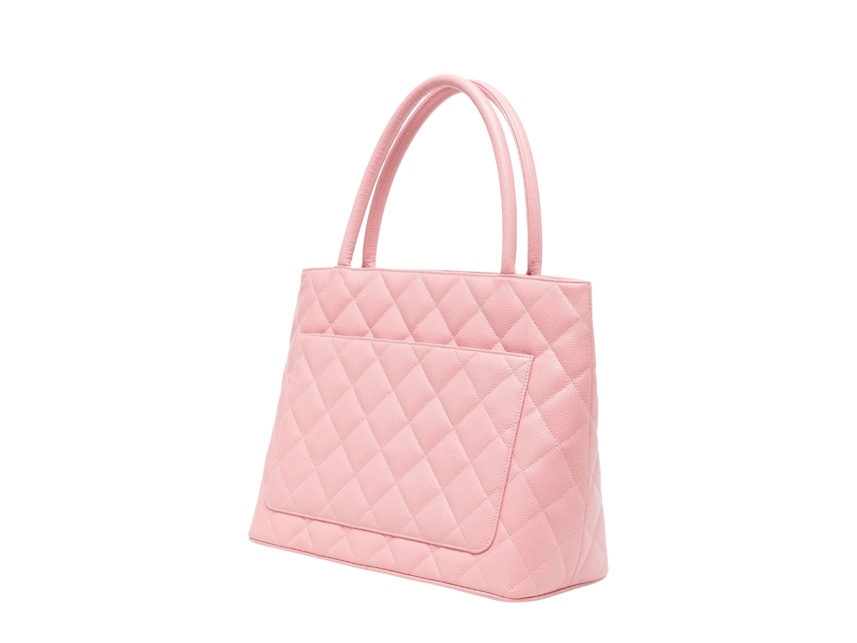 https://d2cva83hdk3bwc.cloudfront.net/chanel-filigree-totebag-in-grained-calfskin-with-silver-metal-hardware-pink-2.jpg