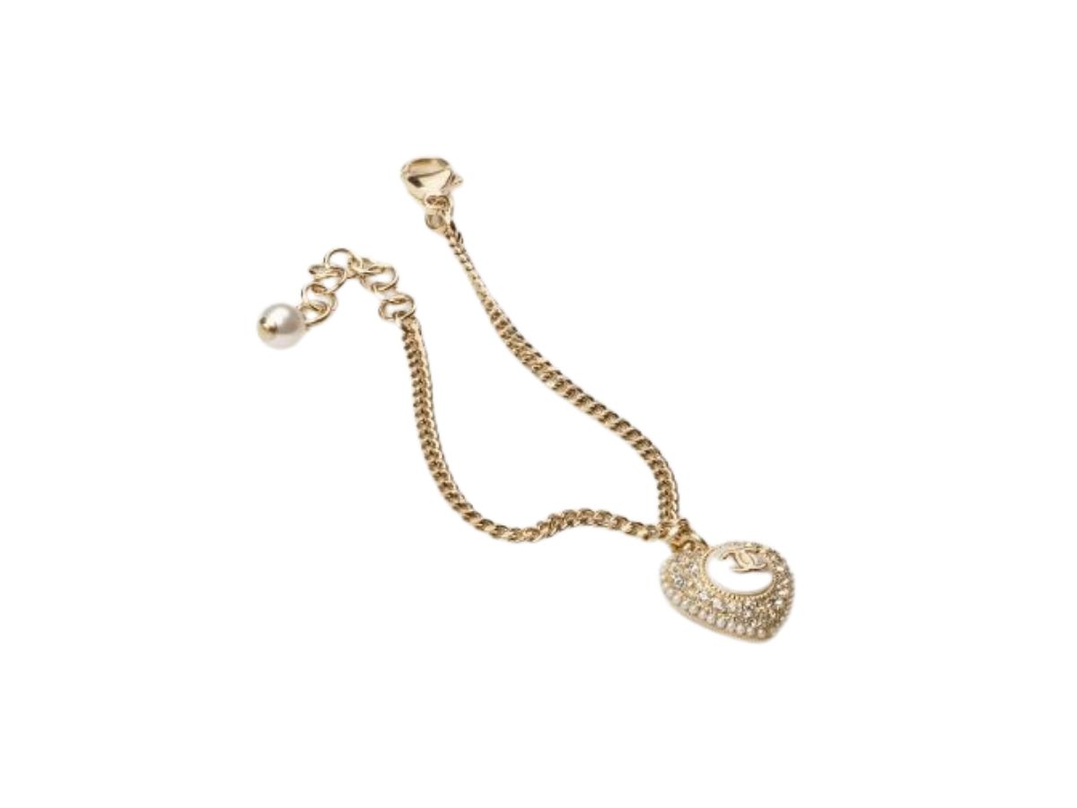 https://d2cva83hdk3bwc.cloudfront.net/chanel-heart-pearl-with-crystal-bracelet-light-gold-2.jpg