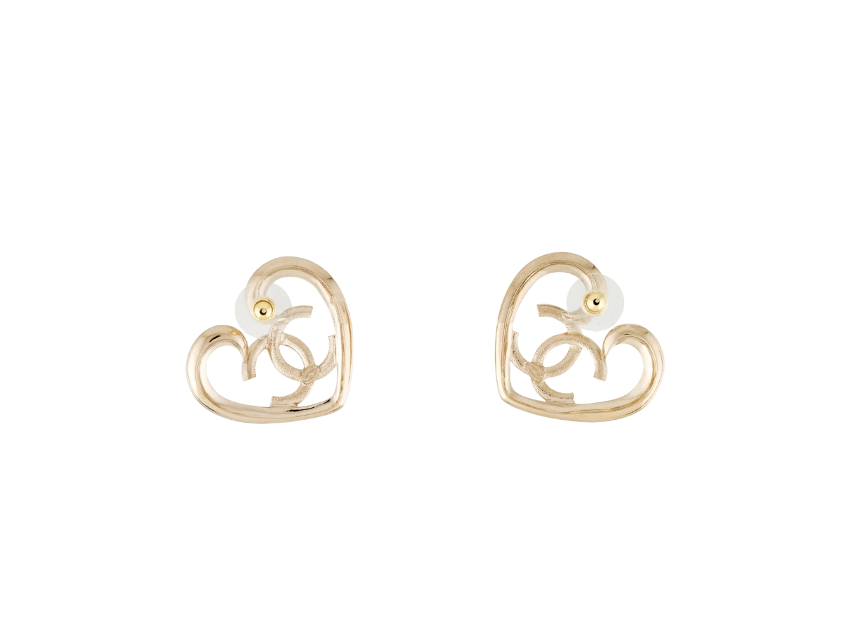 https://d2cva83hdk3bwc.cloudfront.net/chanel-heart-stud-earrings-in-gold-plated-with-jewelry-pouch-2.jpg