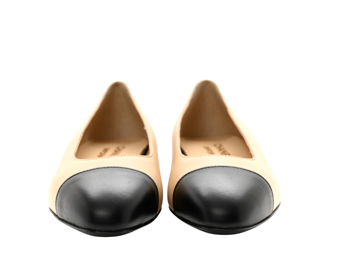 https://d2cva83hdk3bwc.cloudfront.net/chanel-lambskin-cap-toe-cc-uniform-ballerina-flats-beige-black-2.jpg