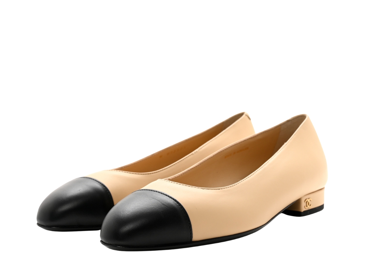 https://d2cva83hdk3bwc.cloudfront.net/chanel-lambskin-cap-toe-cc-uniform-ballerina-flats-beige-black-3.jpg