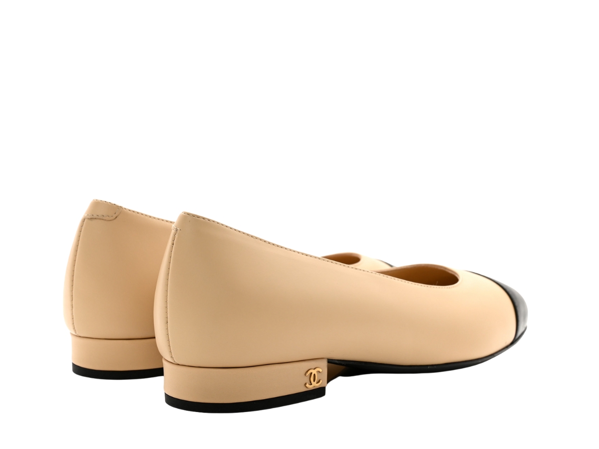 https://d2cva83hdk3bwc.cloudfront.net/chanel-lambskin-cap-toe-cc-uniform-ballerina-flats-beige-black-4.jpg