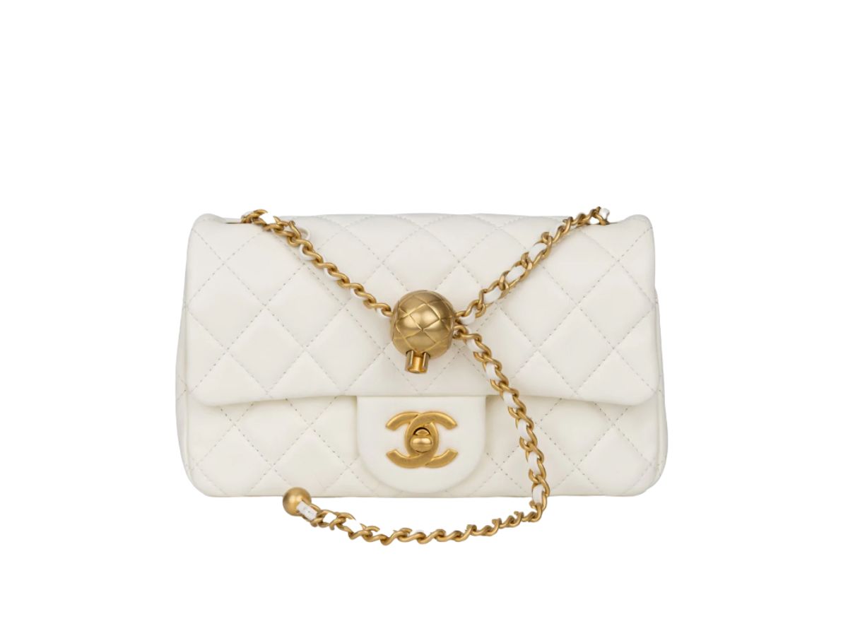 SASOM  Chanel Small Flap Bag Lambskin White Gold Hardware
