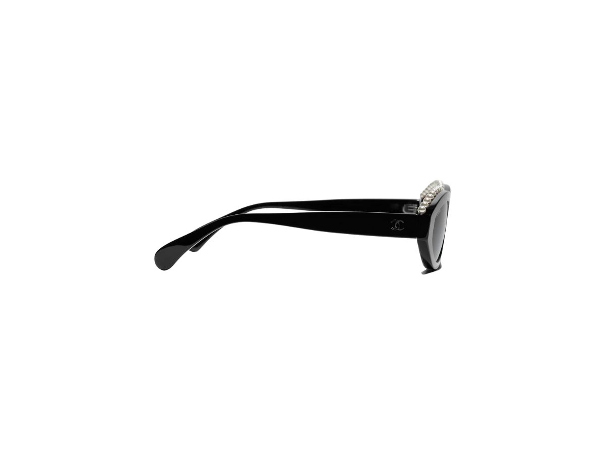 https://d2cva83hdk3bwc.cloudfront.net/chanel-oval-sunglasses-acetate-imitation-pearls-black-white-3.jpg
