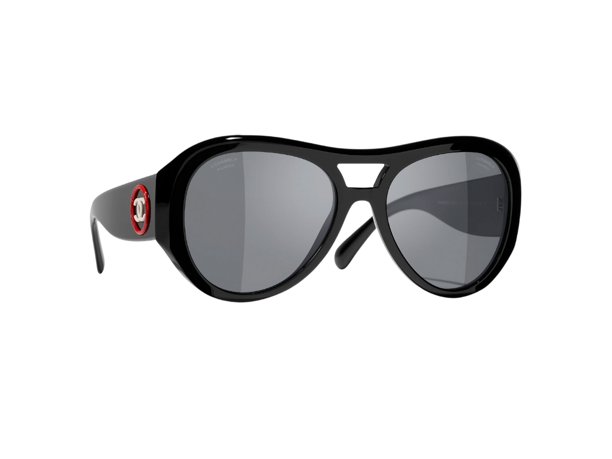 Chanel Pilot Sunglasses In Black Acetate-Red Round CC Logo  display picture 1