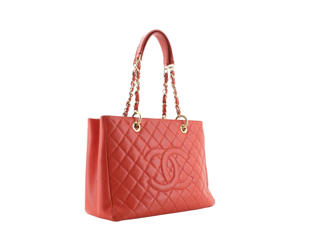 https://d2cva83hdk3bwc.cloudfront.net/chanel-quilted-caviar-grand-shopping-tote-red-2.jpg