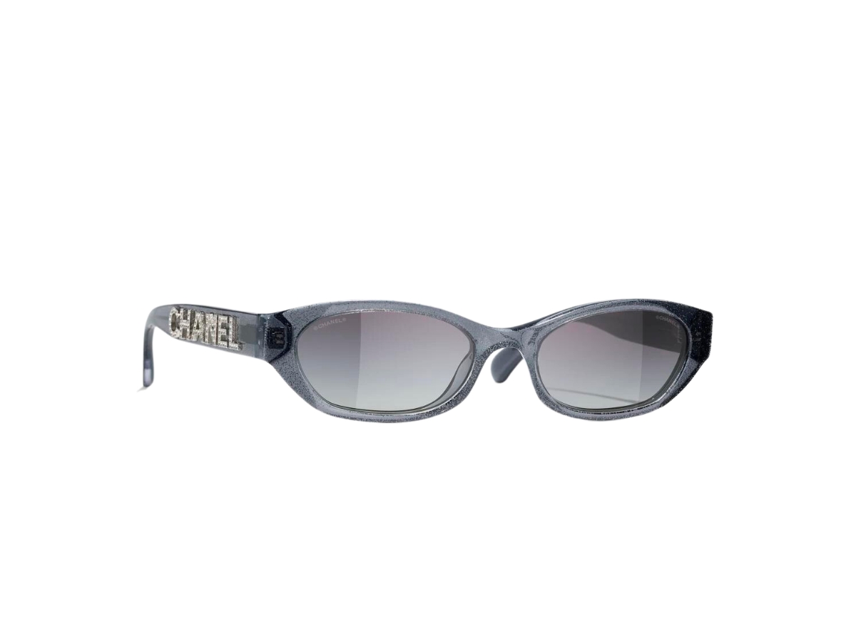 https://d2cva83hdk3bwc.cloudfront.net/chanel-rectangle-sunglasses-in-acetate-black-with-grey-lenses-gradient-3.jpg