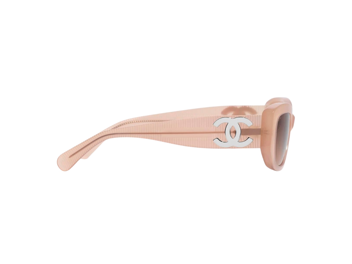 https://d2cva83hdk3bwc.cloudfront.net/chanel-rectangle-sunglasses-in-coral-lenses-with-coral-gradient-2.jpg