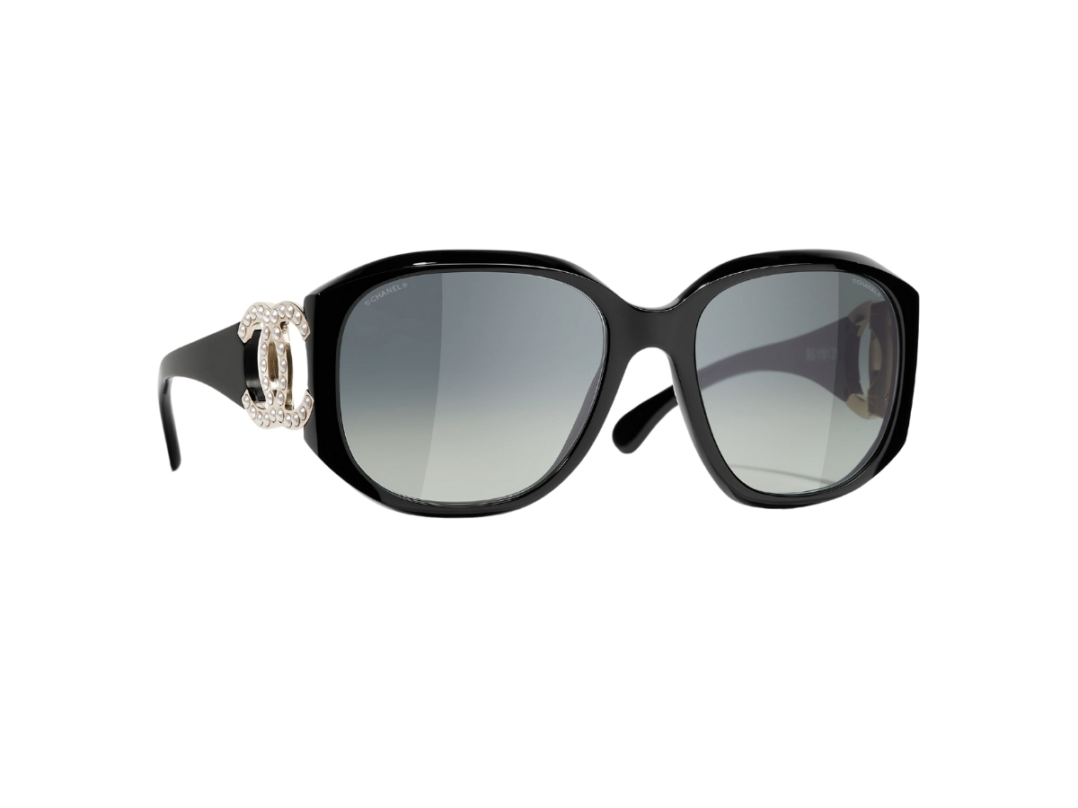 CHANEL CC Logo Square Sunglasses Pearls black CHANEL Sunglasses: Square Sunglasses, acetate & glass pearls  main image 4