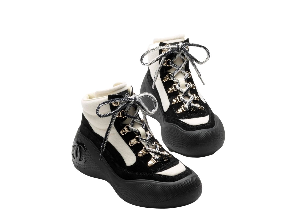 MIUMIU 26S SLIDE SANDALS IN WHITE CALFSKIN AND WOOL