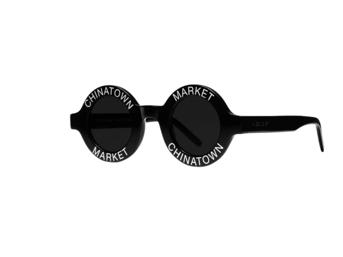 https://d2cva83hdk3bwc.cloudfront.net/chinatown-market-x-akila-sunglasses-black-2.jpg
