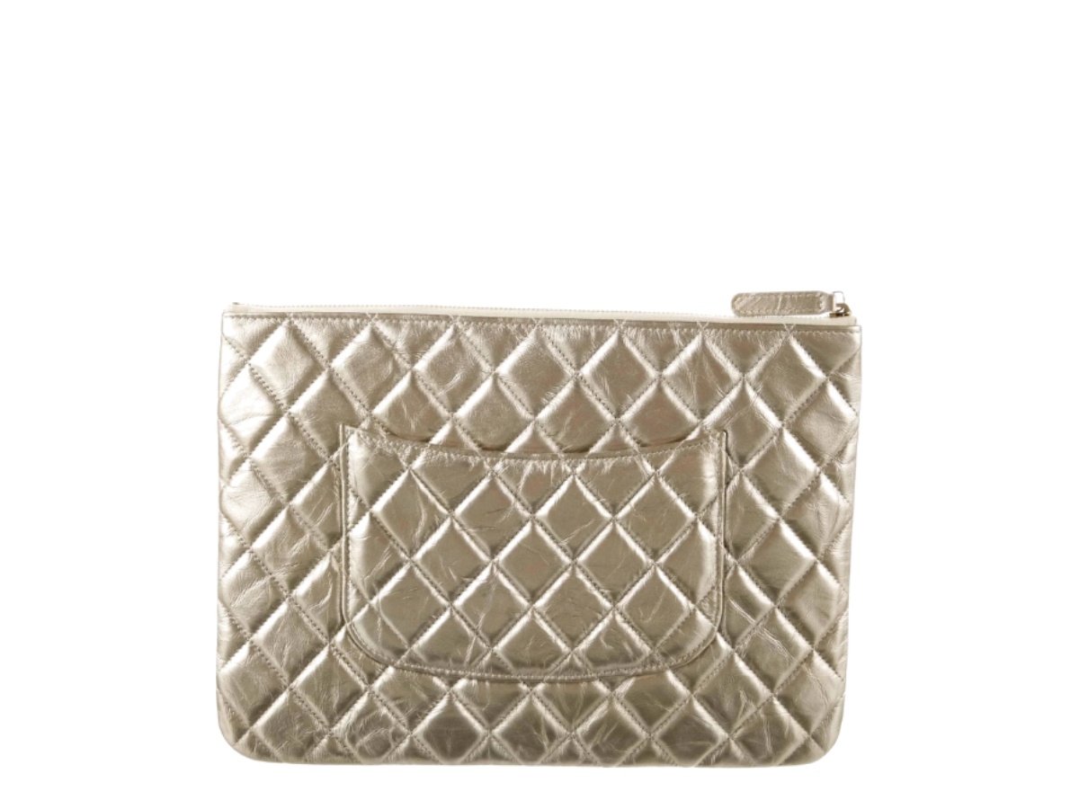 https://d2cva83hdk3bwc.cloudfront.net/chl-cltbcrocimlwgthmg-chanel-reissue-o-case-in-metallic-leather-with-gold-tone-hardware-metallic-gold-3.jpg