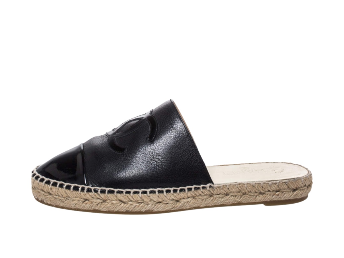 https://d2cva83hdk3bwc.cloudfront.net/chl-espscccteb-chanel-cc-cap-toe-espadrilles-black-2.jpg
