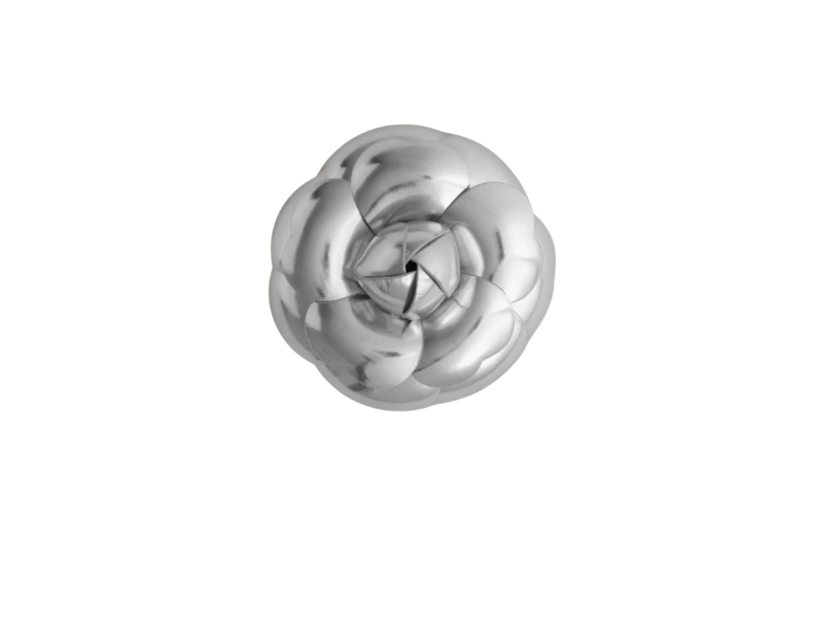 https://d2cva83hdk3bwc.cloudfront.net/chl-ggaccbs-chanel-camellia-brooch-silver-1.jpg