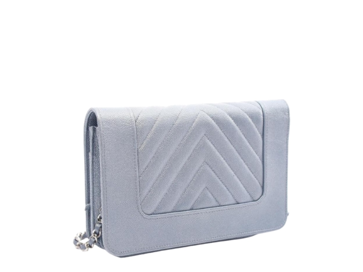 https://d2cva83hdk3bwc.cloudfront.net/chl-habbcvsccsbb-chanel-v-stitch-chevron-chain-shoulder-bag-blue-2.jpg