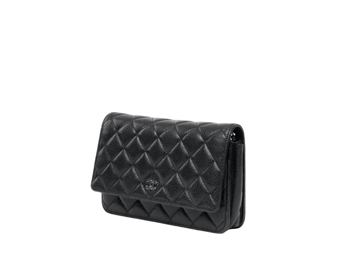 https://d2cva83hdk3bwc.cloudfront.net/chl-habbcwibqcwshvr28-chanel-woc-in-black-quilted-caviar-with-silver-hardware-2.jpg