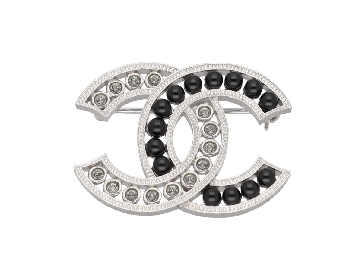 https://d2cva83hdk3bwc.cloudfront.net/chl-jeaccmlbbss-chanel-coco-mark-logo-brooch-black-stone-silver-1.jpg