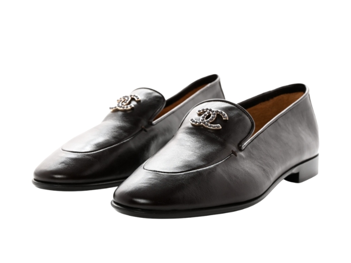 https://d2cva83hdk3bwc.cloudfront.net/chl-loscclscdb-chanel-cc-loafers-shiny-calfskin-dark-brown-3.jpg