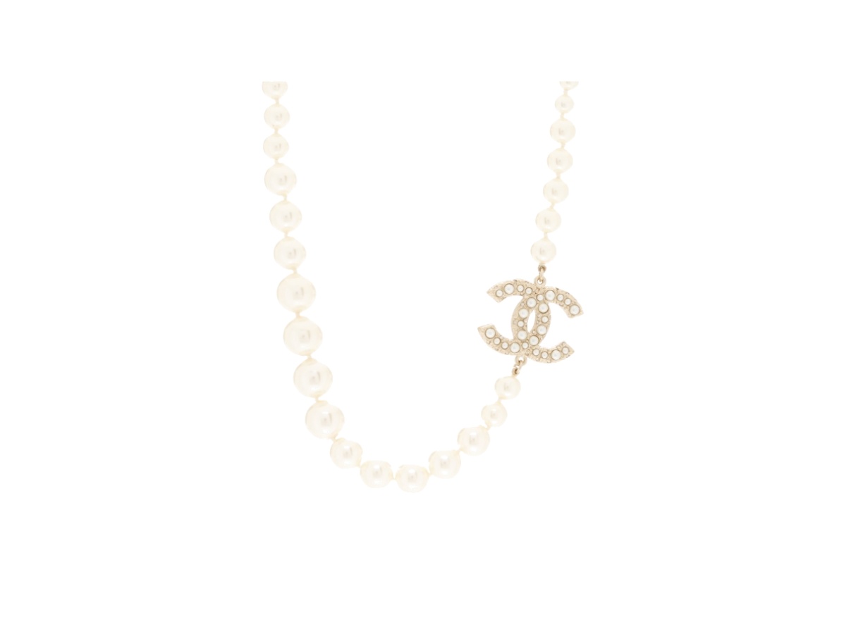 https://d2cva83hdk3bwc.cloudfront.net/chl-nlacc1aiplg-chanel-cc-100th-anniversary-in-pearl-light-gold-2.jpg