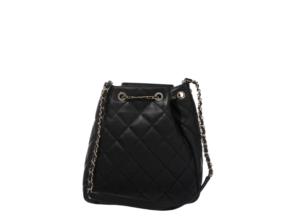 https://d2cva83hdk3bwc.cloudfront.net/chl-sbbcbbb-chanel-bucket-bag-black-2.jpg
