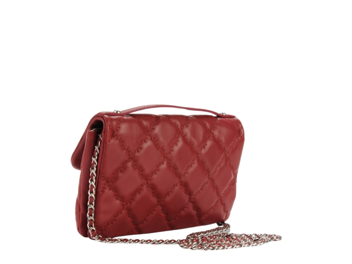 https://d2cva83hdk3bwc.cloudfront.net/chl-sbbcdshfbiclwshr-chanel-double-stitch-hamptons-flap-bag-in-calfskin-leather-with-silver-hardware-red-2.jpg